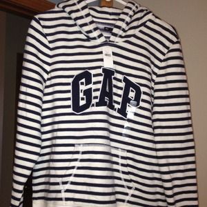 Gap size Large NWT sweatshirt-Very comfy!