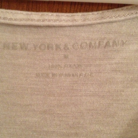 ✂️Medium grey New York and Co. Tunic - Picture 3 of 3