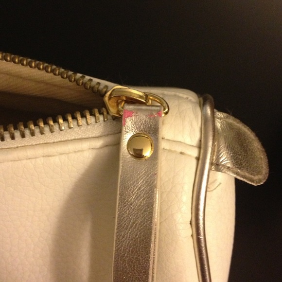 SOLD to @desheets. Victoria Secret make up bag - Picture 4 of 4