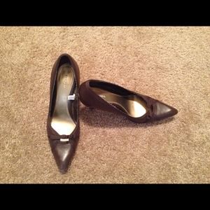 Brown leather low heels sz 8