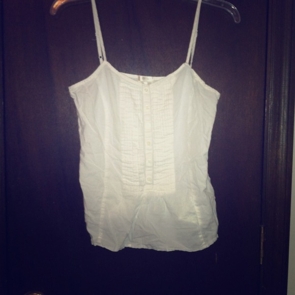 Old Navy button down. No tag never worn!