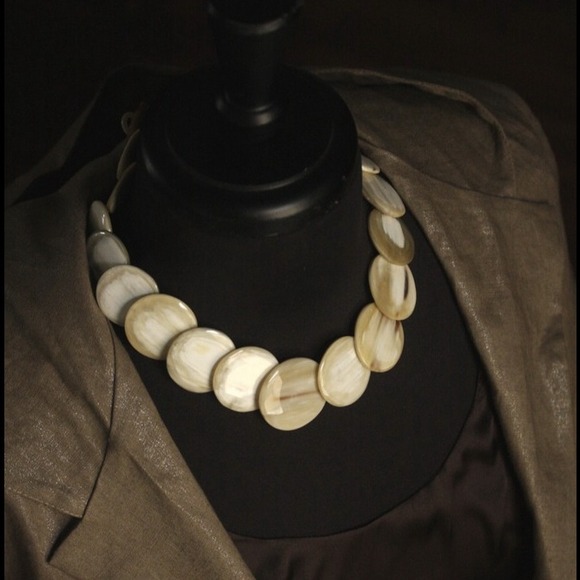 Vintage horn circular statement necklace in ivory