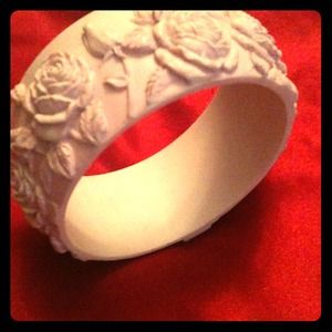 Rose bangle