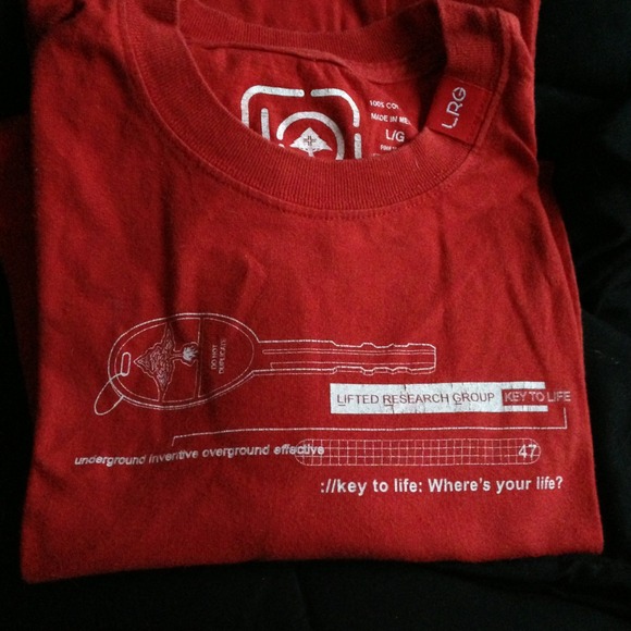 Redish rare LRG tshirt. L