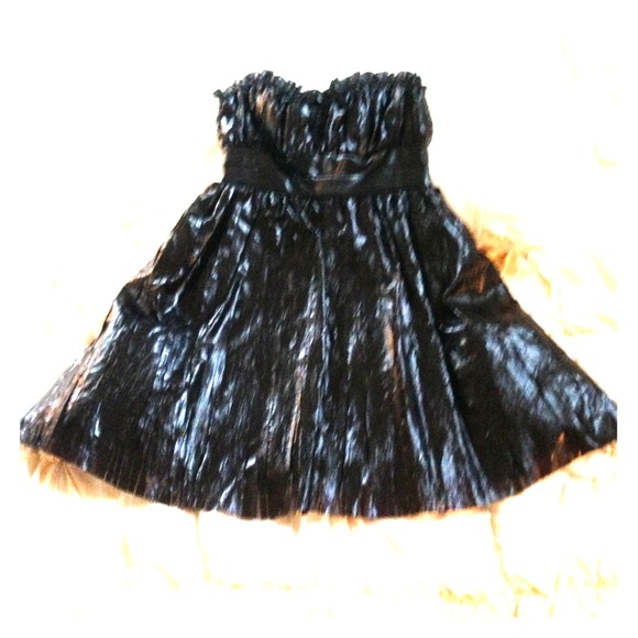 BeBe super shiny strapless party dress