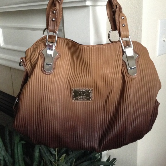 D&G handbag with cheetah interior