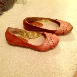 REDUCED⬇Size 8 Bare Trap Flats ,