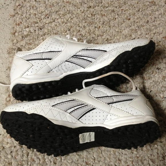 Reebok Shoes - 🌟Final Reduction🌟 White reeboks!