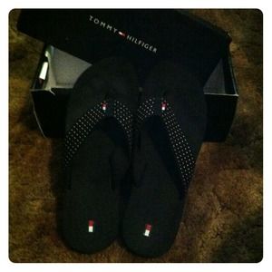 Tommy flip flops