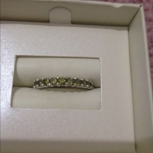 Size 7 ring with green stones!