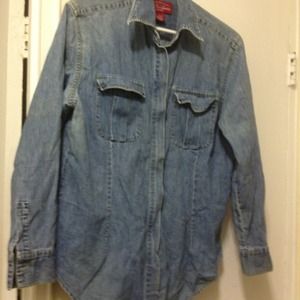 Timeless Denim shirt with zipper down the front.