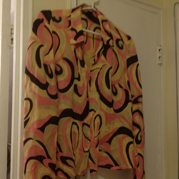 Beautiful graphic blouse 100% silk