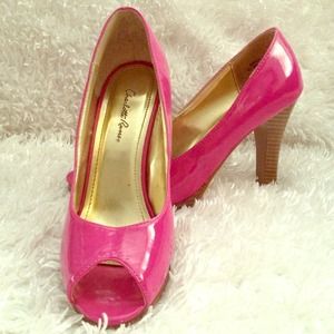 Worn 2x's peep toe heels