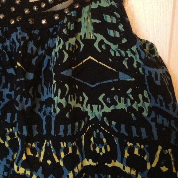 ✨SOLD✨Two Strap Pattern Top - Picture 4 of 4