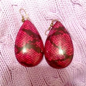 ⛔⛔SOLD in bundle⛔⛔Red & Black Snakeskin earrings