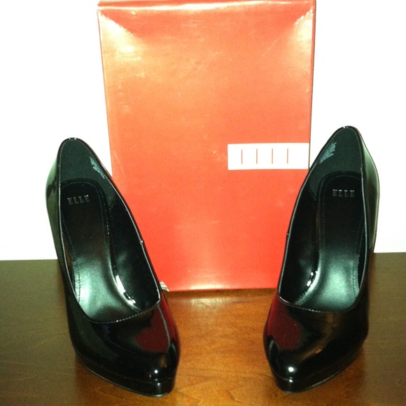 ELLE BLACK PUMPS