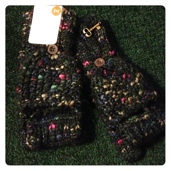 🎀RESERVED🎀 Black multi Winter gloves! By fossil.