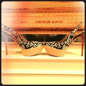 Sam Edelman tribal print pump