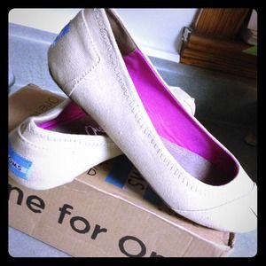 TOMS Isabel Burlap Ballet Flats