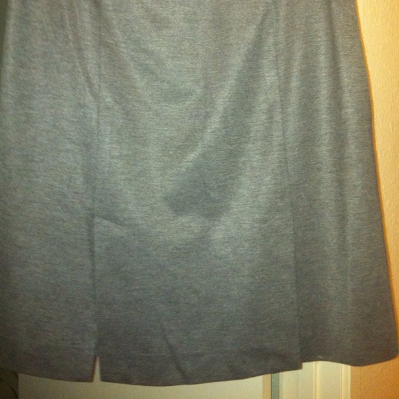 Ann Taylor (loft) grey skirt.