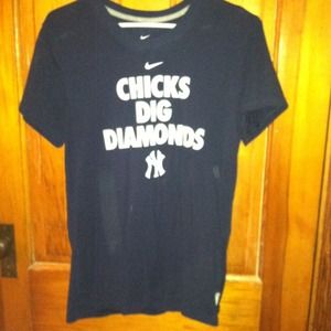 Nike dri fit Yankees shirt