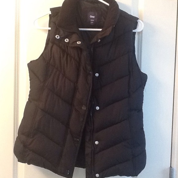Bundle. 2 Old Navy Dresses. Black Puffer Vest.