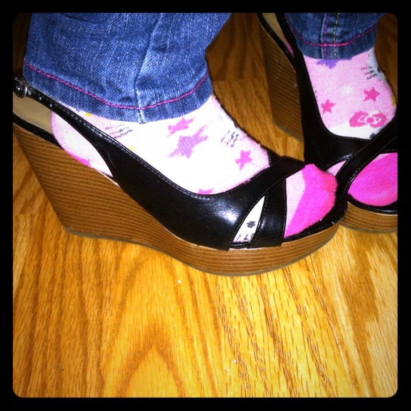 Black wedge sandals - Picture 1 of 2