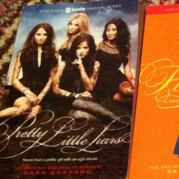 RESERVED Pretty Little Liars