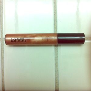 Brand new Mac lipgloss! Never opened!