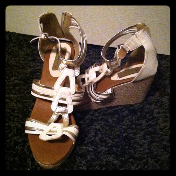 Gladiator sandal 3" wedges. (White and silver)