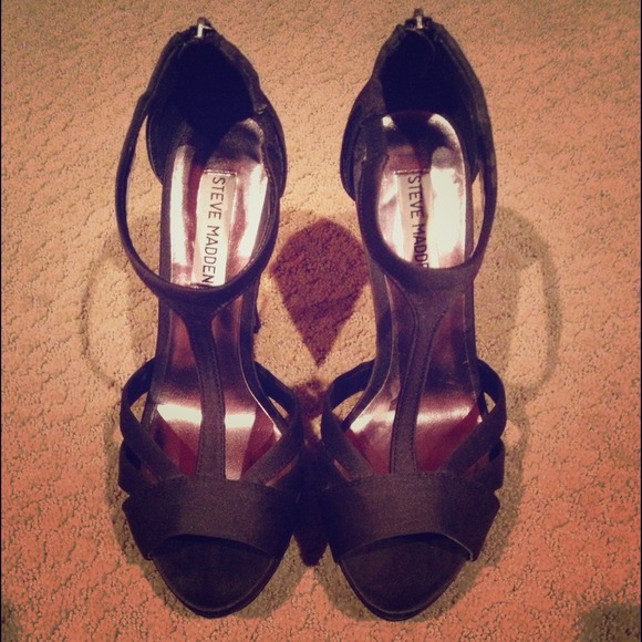 Black Steve Madden Pumps