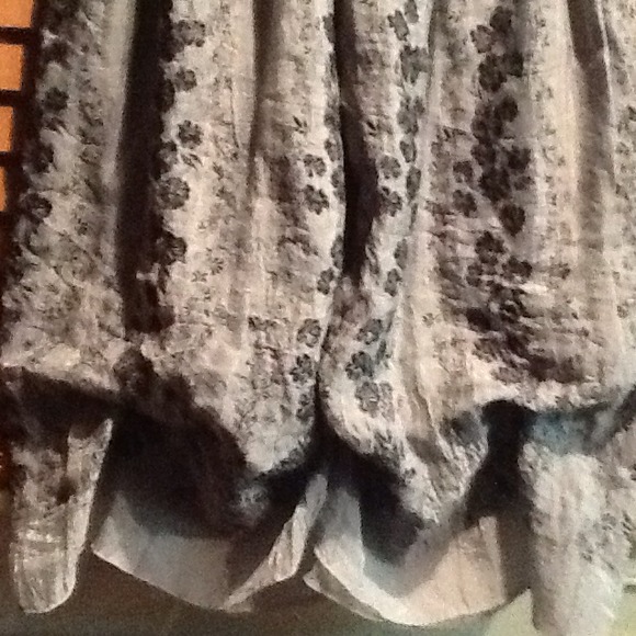 Gorgeous silver dress. - Picture 2 of 2