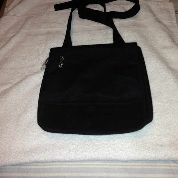 Cross body purse w/adjustable strap