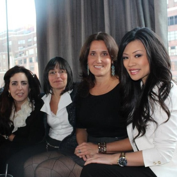 BUY WITH CONFIDENCE- POSHMARK SUGGESTED USER - Picture 3 of 5