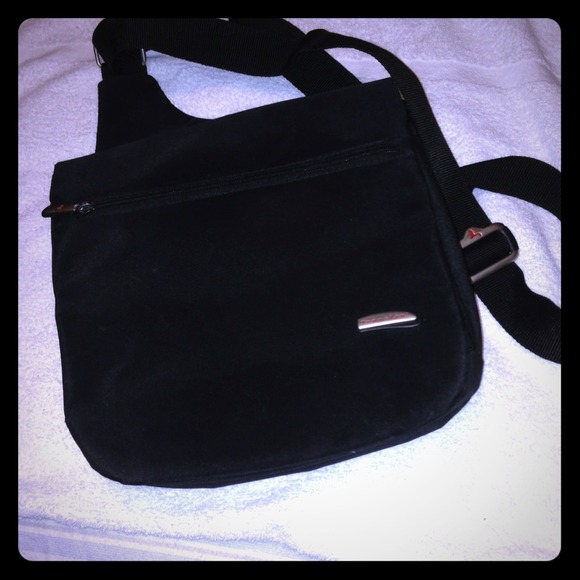 Black Travelon cross body purse.