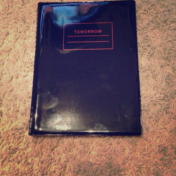 Cute spiral bound black day planner!