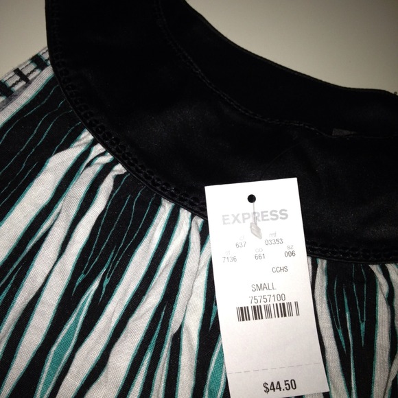 Gorgeous Express Brand Top - Picture 4 of 4