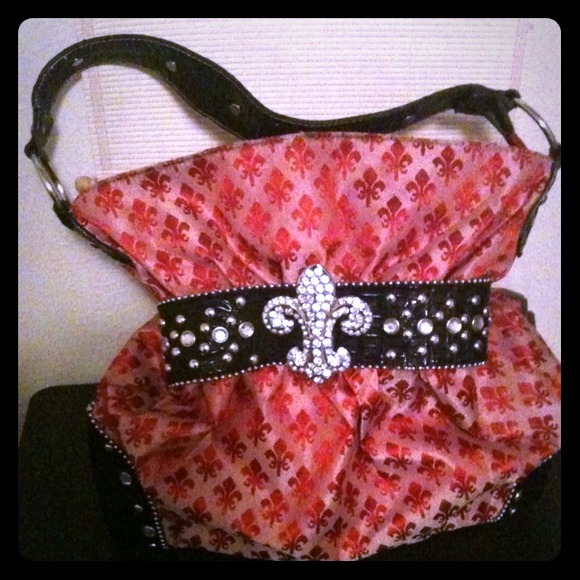 ~RESERVEDPink fleur de lis purse w/ black pleather