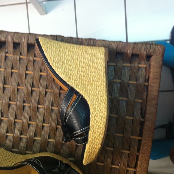 Wedged shoes - Picture 2 of 3