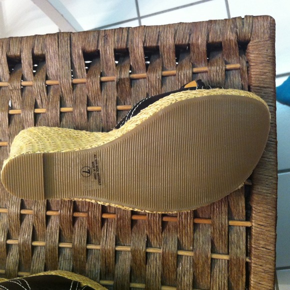 Wedged shoes - Picture 3 of 3