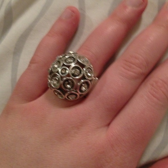 Silver ball ring - Picture 2 of 3