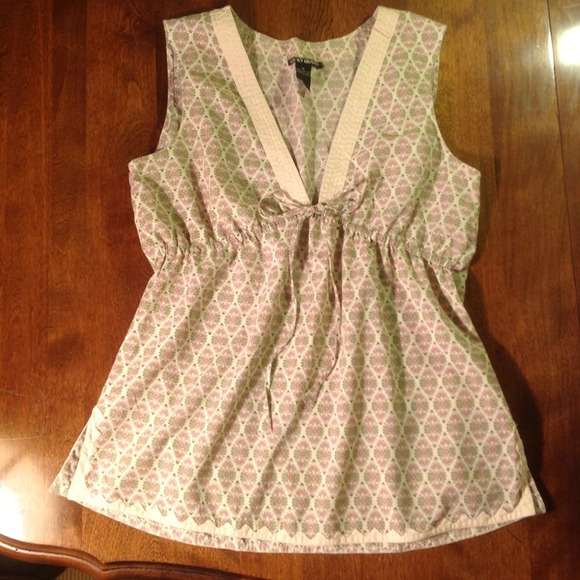 Lucky brand blouse 🍀