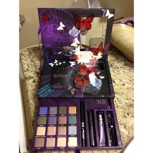 Urban Decay LIMITED EDITION Book of Shadows IV