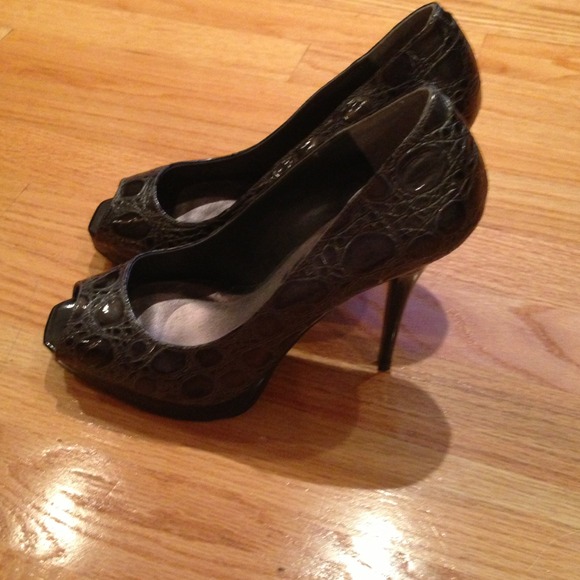 REDUCEDBrand New Gunmetal Steve Madden Peep Toes - Picture 2 of 4