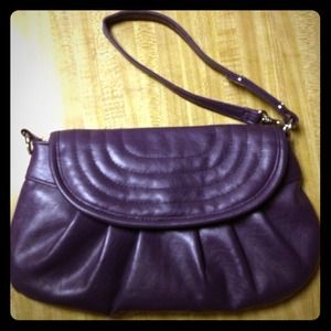 🆕 3-in-1! Purple clutch, wristlette or crossbody.