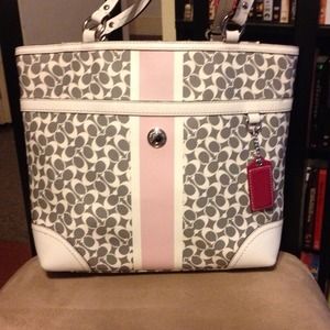 SOLD***Coach coated canvas 👜🎀