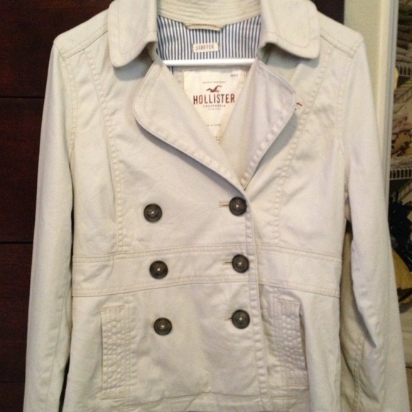 Hollister jacket worn once. Perfect condition.