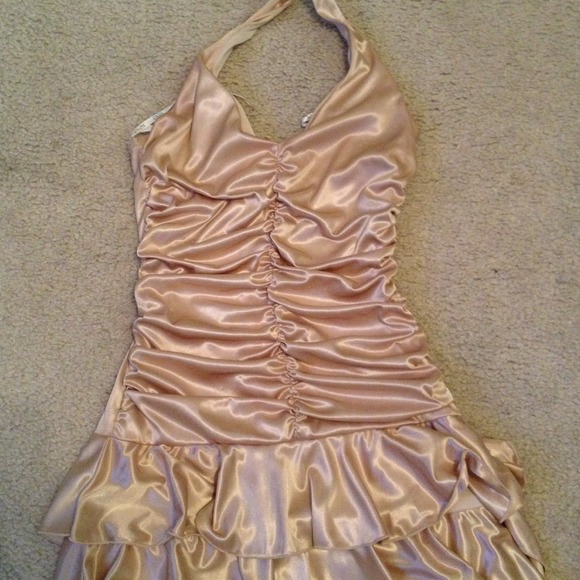 Xoxo dress size 4. Gold and short.