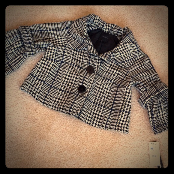 Cloak-like, cropped jacket
