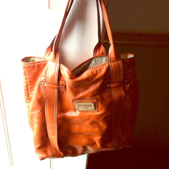 🎈🎈🎈SOLD❤❤❤⭐REDUCED⭐Bright orange Guess bag